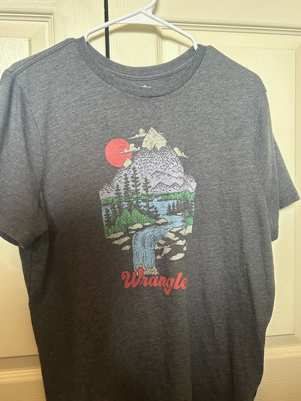 Wrangler Gray Short-Sleeve Graphic Tee with Red & Green Scenic Print